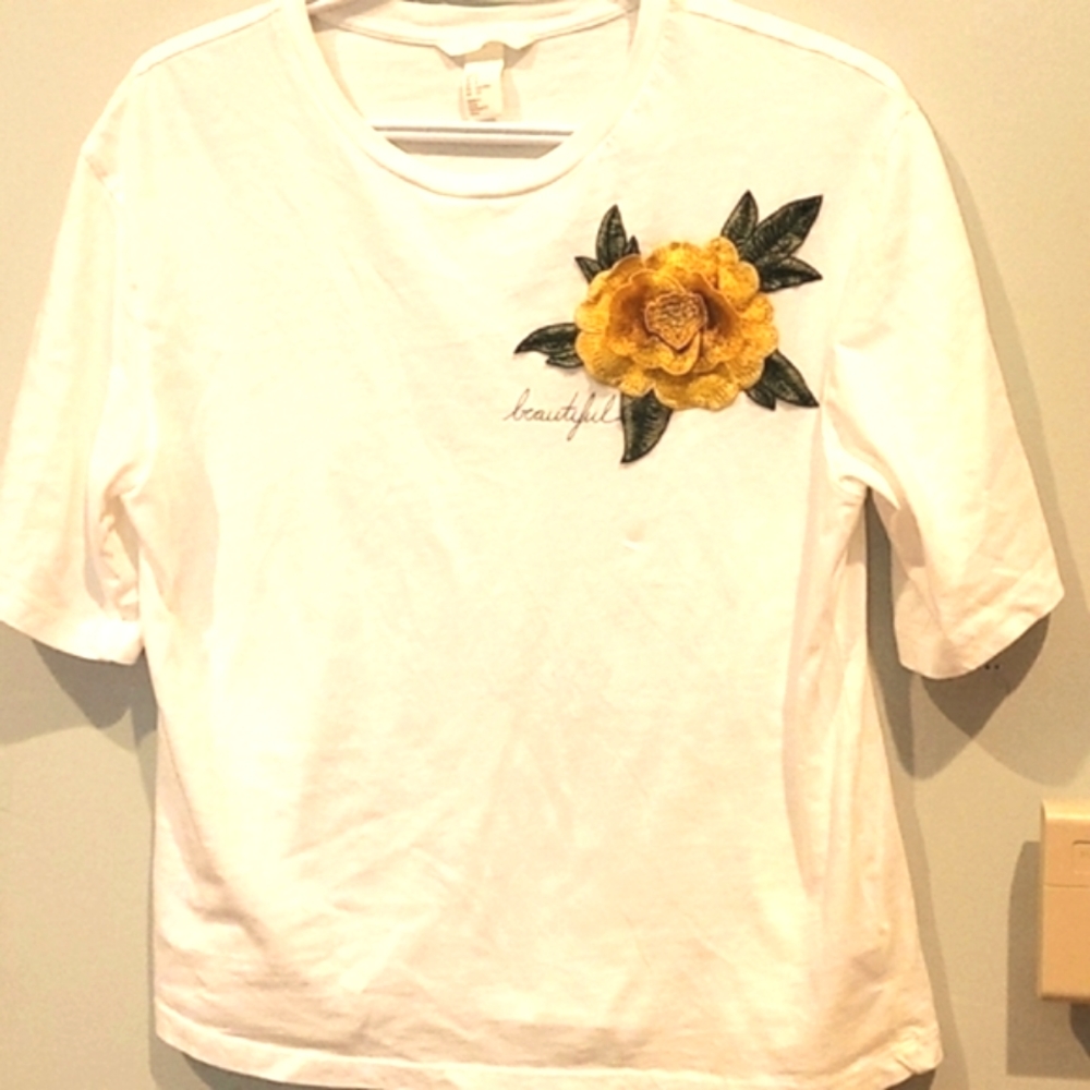 NWOT H&M embroidered flower "beautiful" tee
